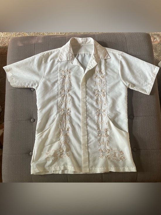 Other - Vintage White Embroidered Guayabera Style Short Sleeve Button Front Blouse